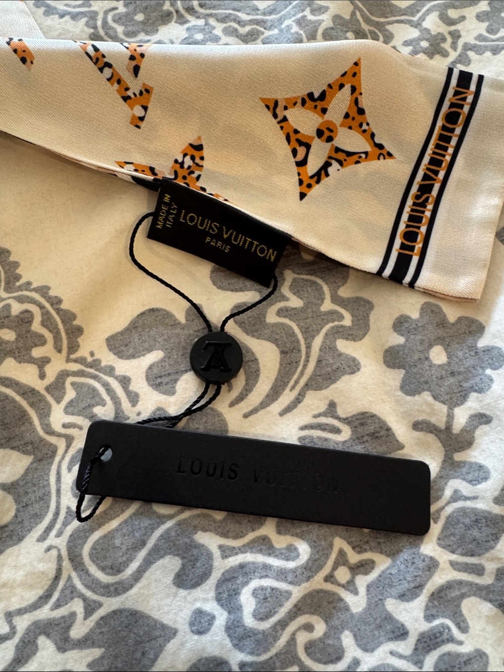 Louis Vuitton Orange, Black & White Monogram Twilly Scarf - Picture 5 of 5